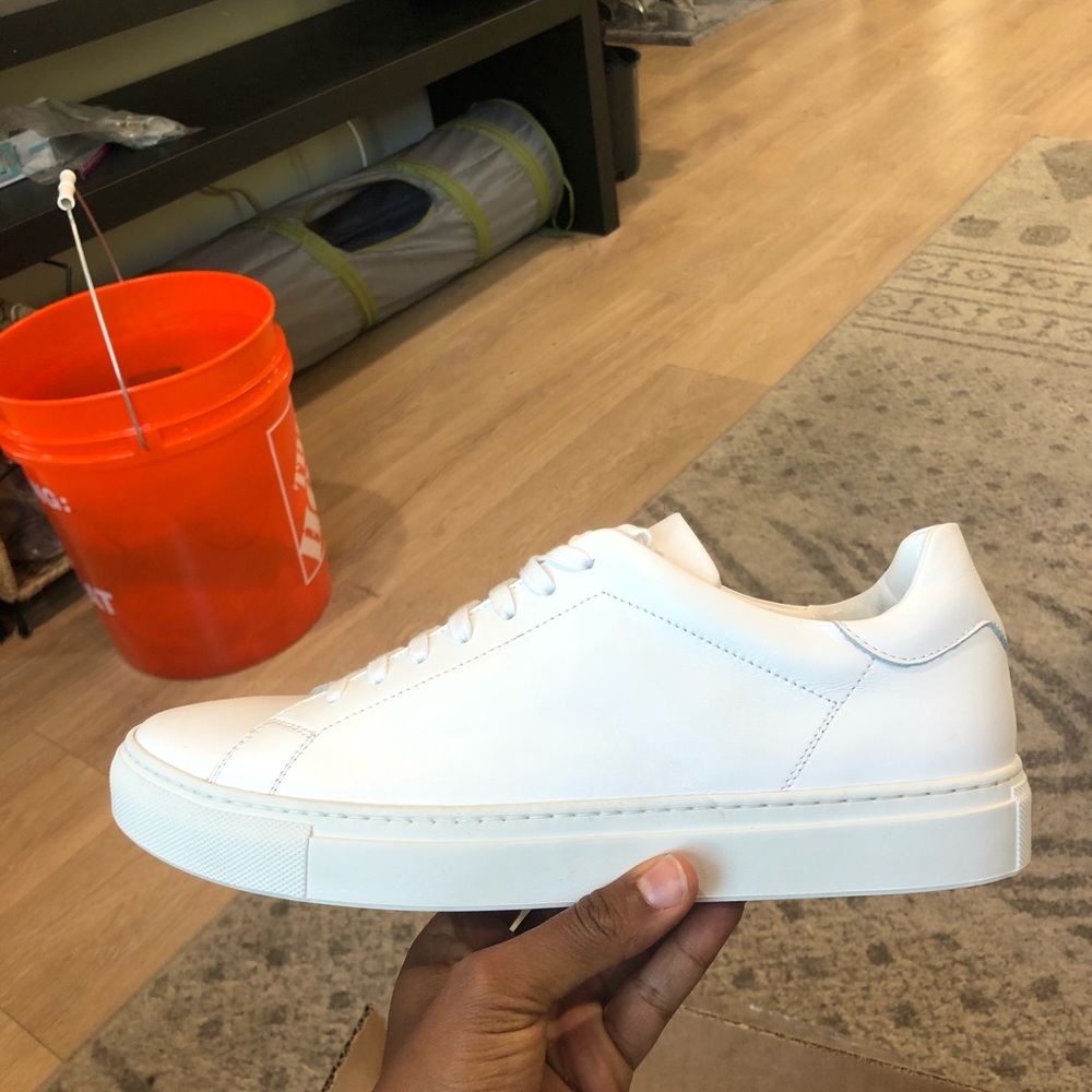 Svensson White Sneakers ( ≈ Common Projects!)